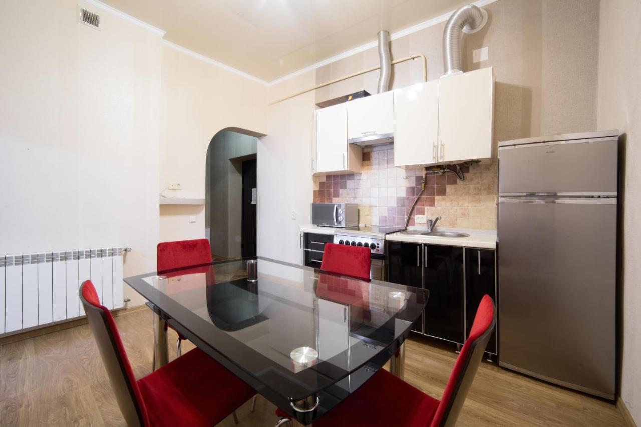 Apartment On Virmenska 3, With 2 Separate Bedrooms Lviv Eksteriør billede