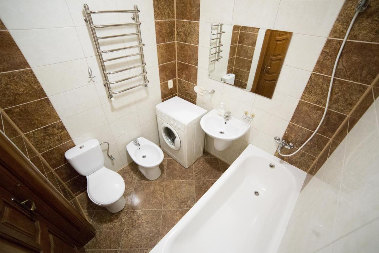 Apartment On Virmenska 3, With 2 Separate Bedrooms Lviv Eksteriør billede