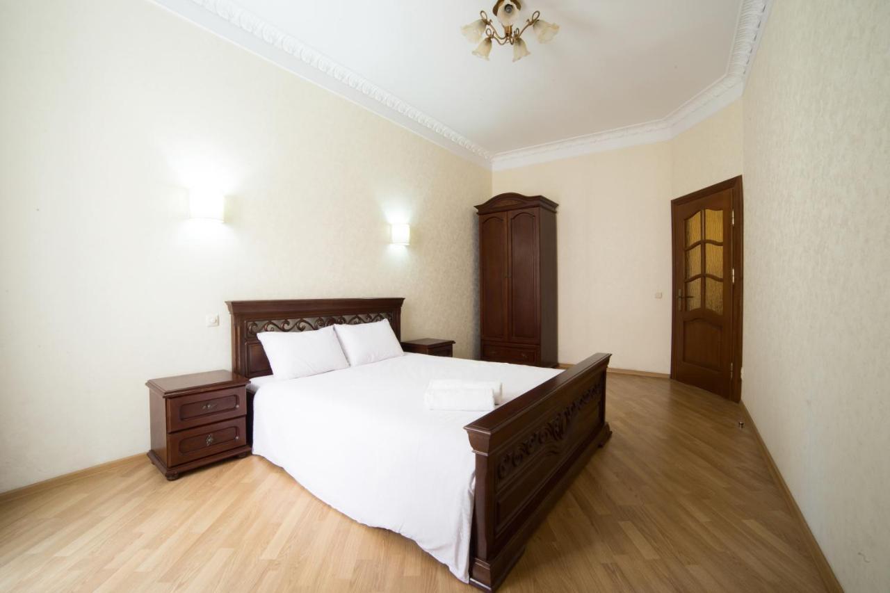 Apartment On Virmenska 3, With 2 Separate Bedrooms Lviv Eksteriør billede